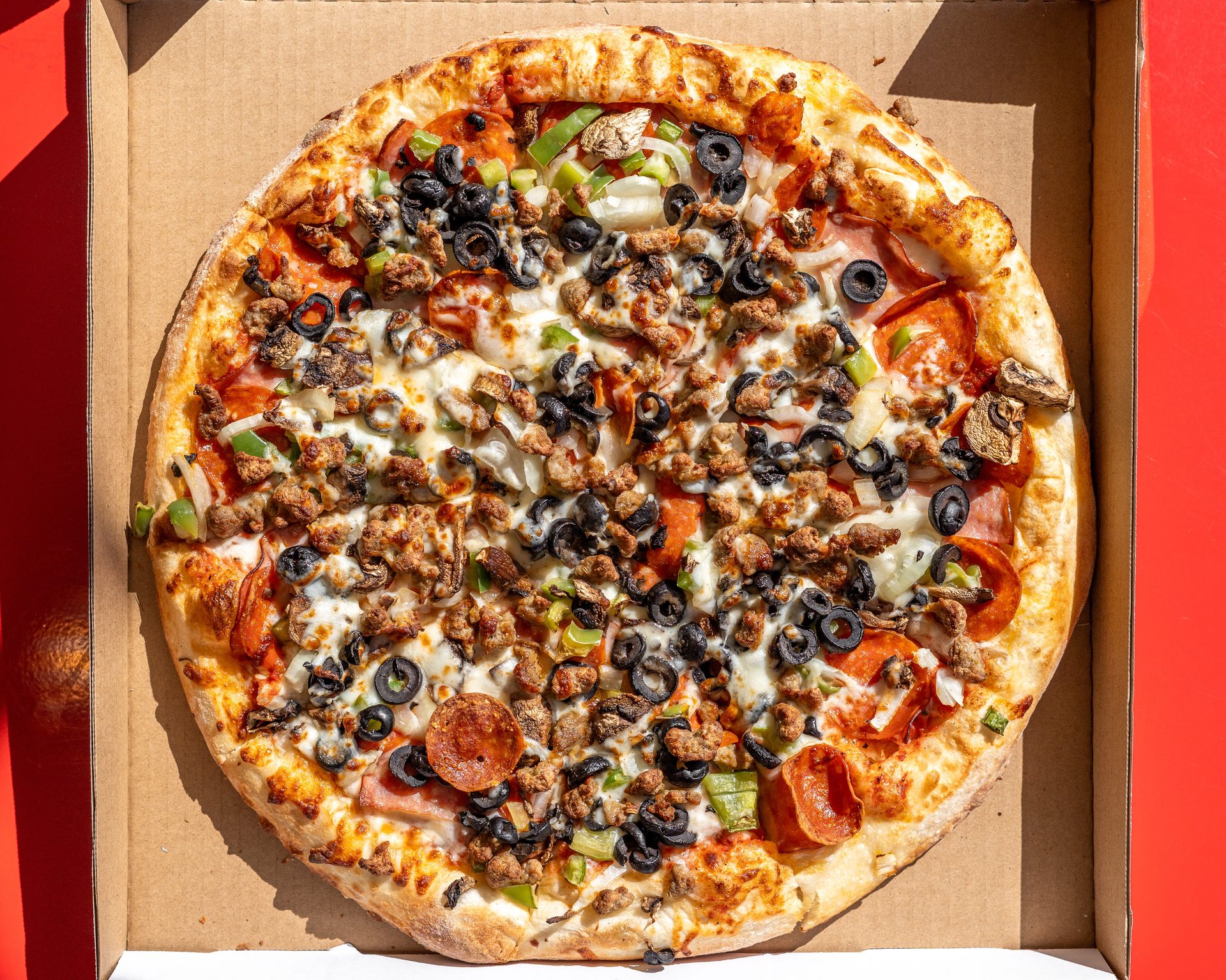 PIZZA THIS BIG DOESN'T NEED AN INTRODUCTION.